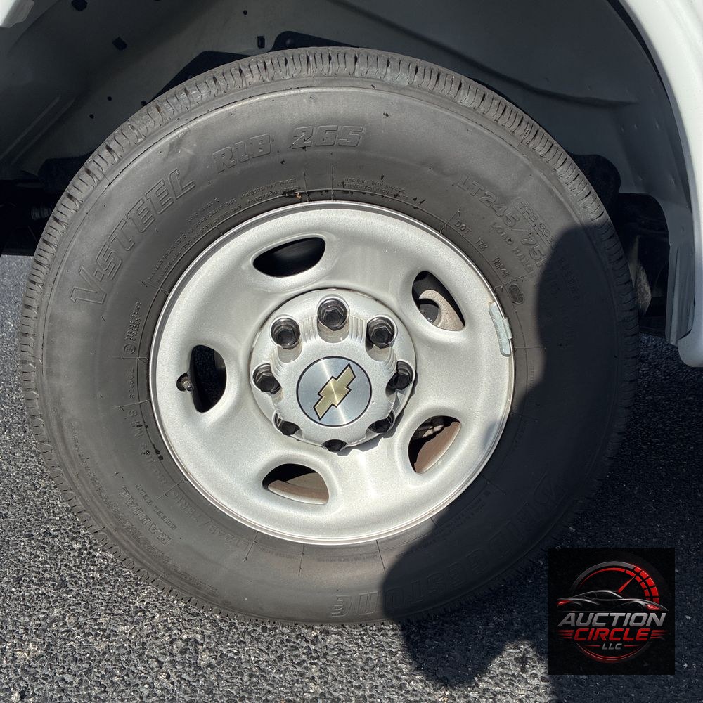 2025 Chevrolet Express LS 3500