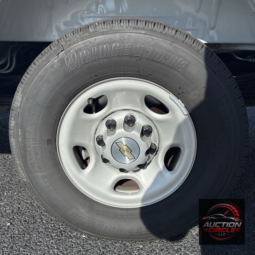 2025 Chevrolet Express LS 3500