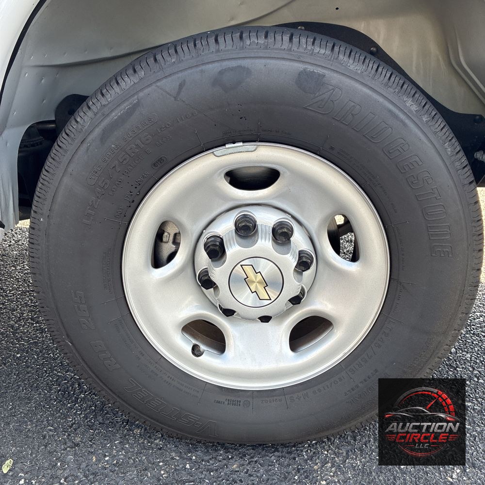 2025 Chevrolet Express LS 3500