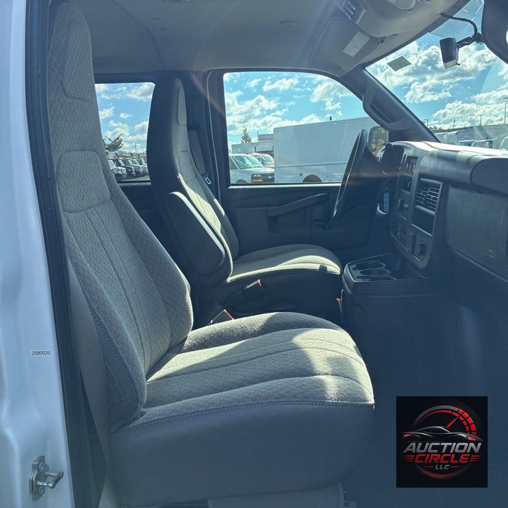 2025 Chevrolet Express LS 3500