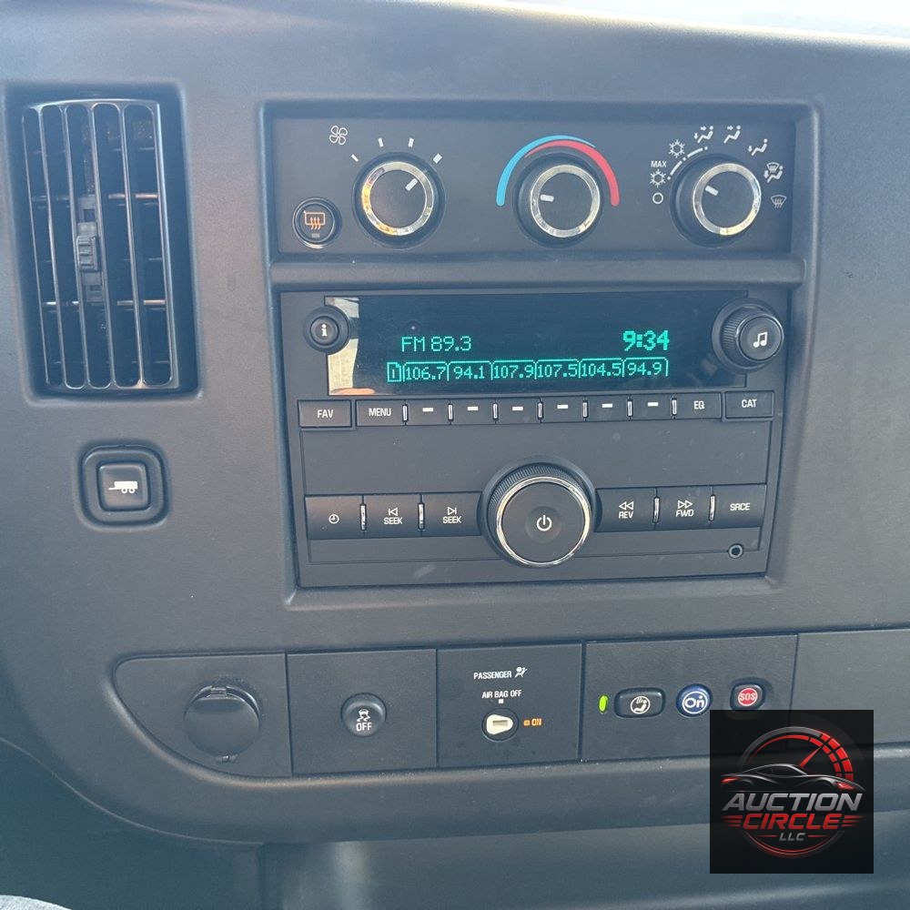 2025 Chevrolet Express LS 3500