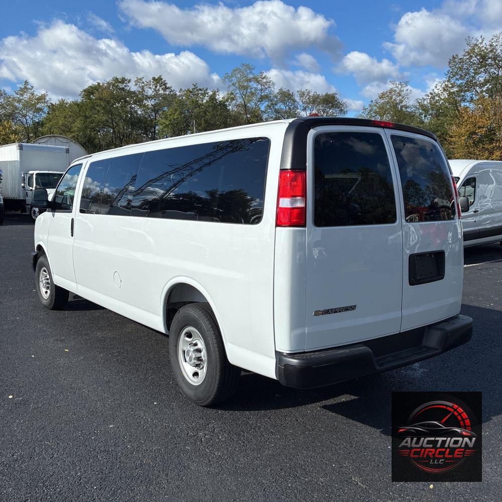 2025 Chevrolet Express LS 3500