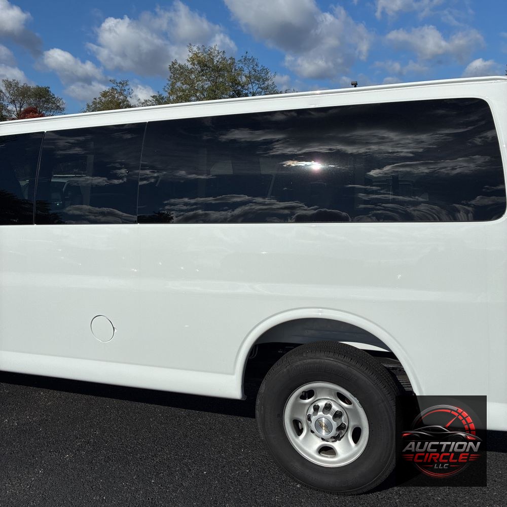 2025 Chevrolet Express LS 3500