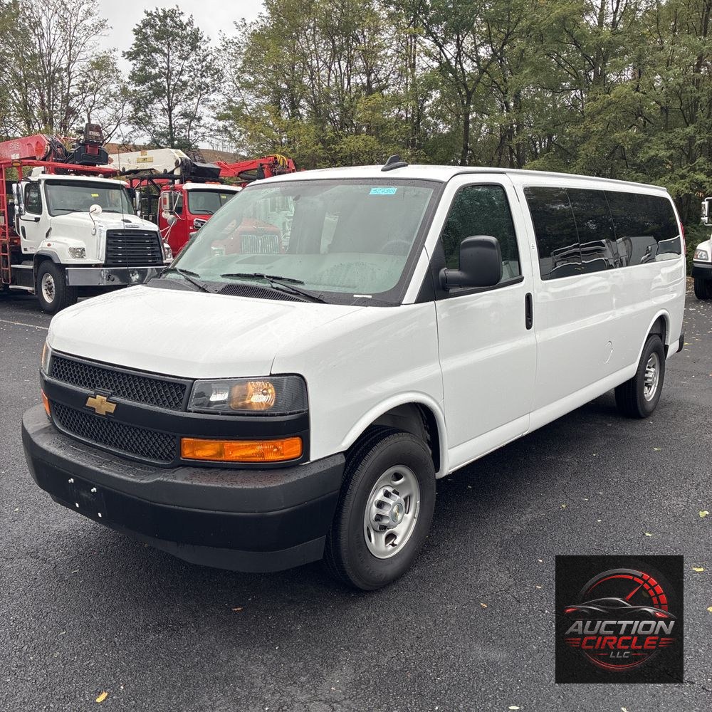 2025 Chevrolet Express LS 3500