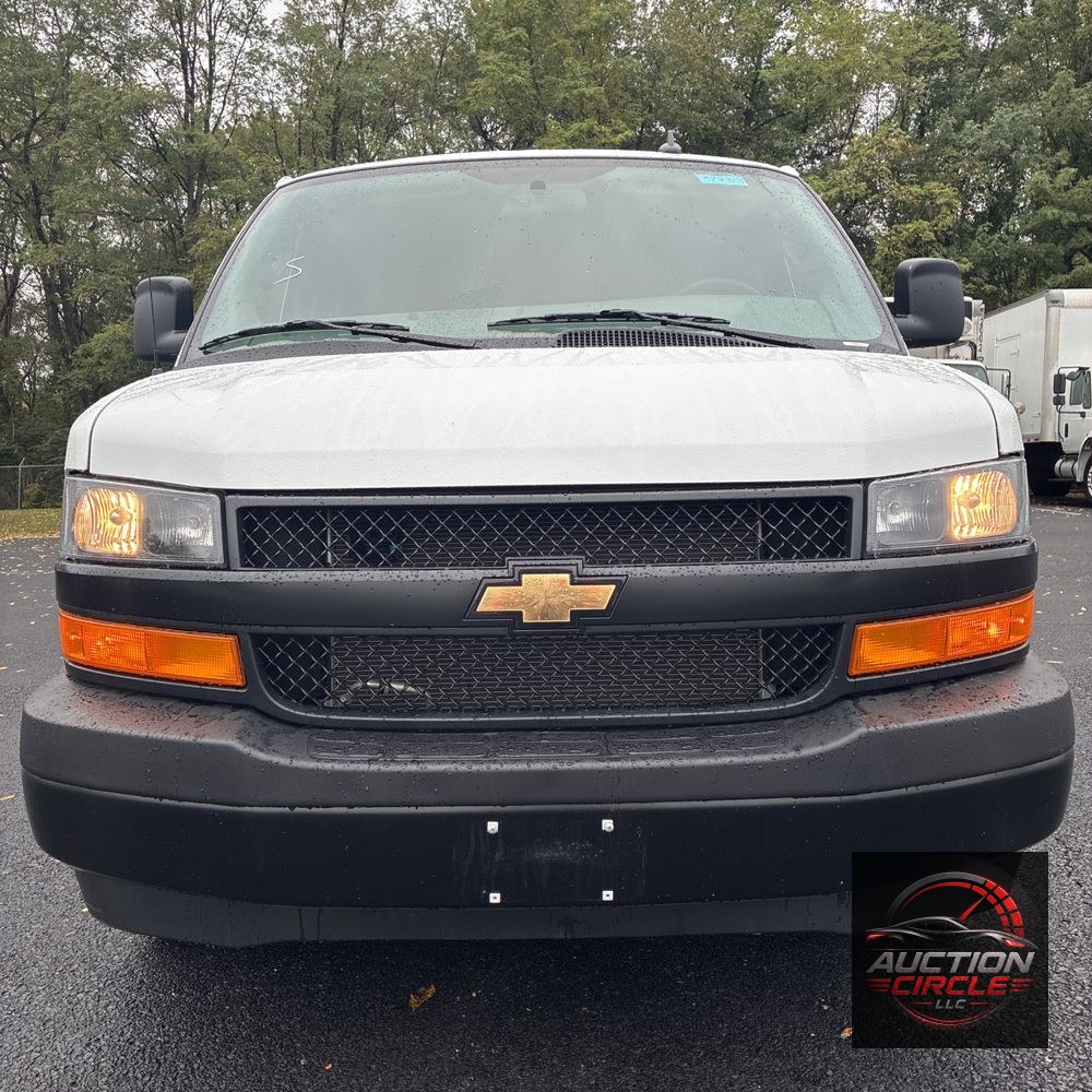 2025 Chevrolet Express LS 3500