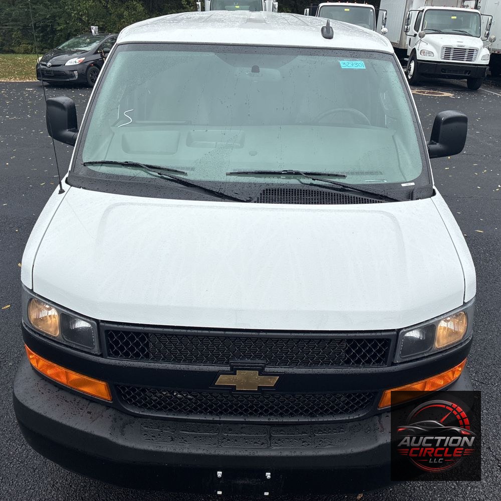2025 Chevrolet Express LS 3500