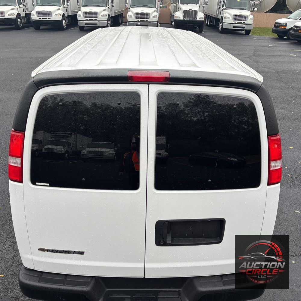 2025 Chevrolet Express LS 3500