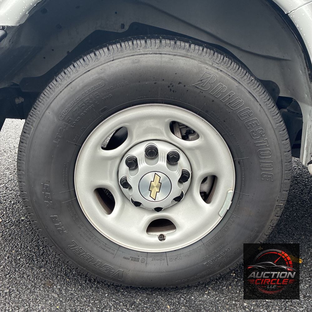 2025 Chevrolet Express LS 3500