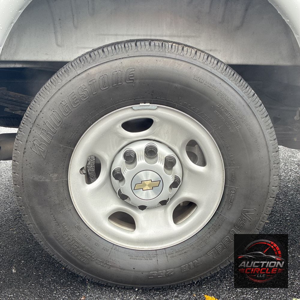 2025 Chevrolet Express LS 3500