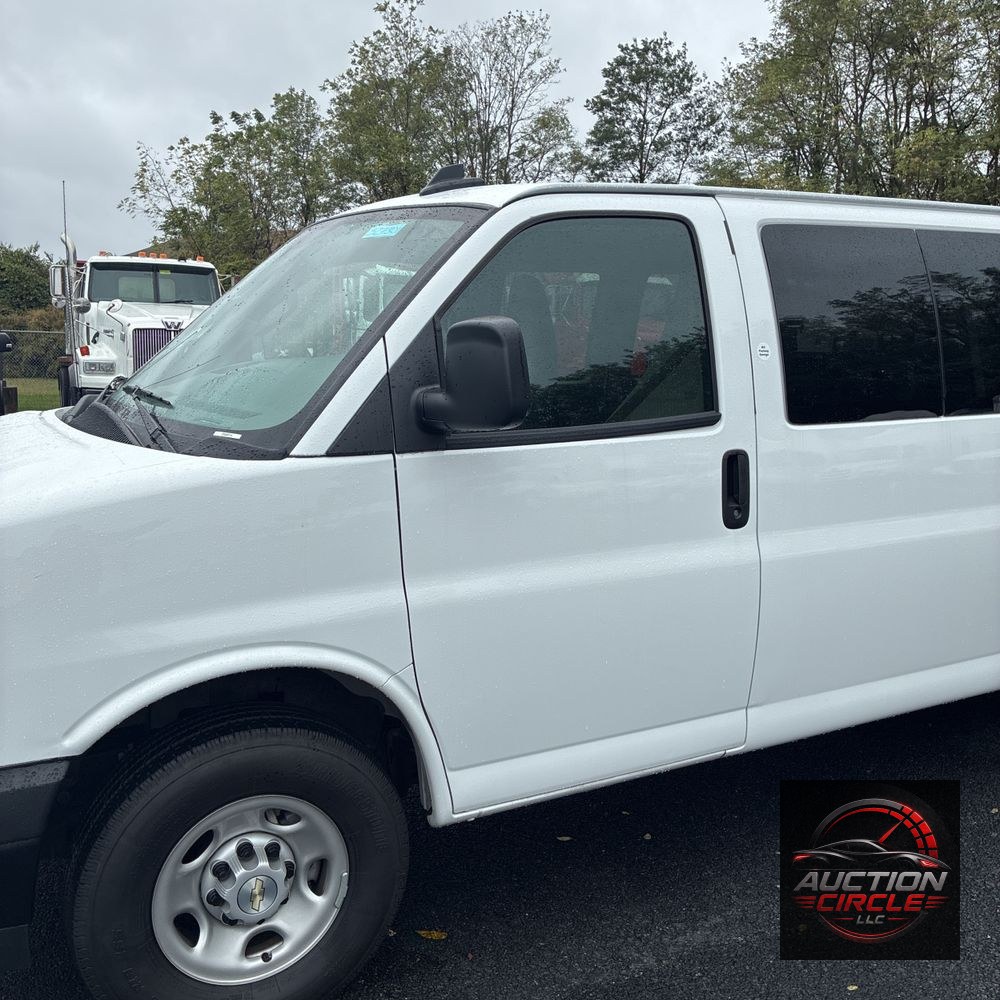 2025 Chevrolet Express LS 3500