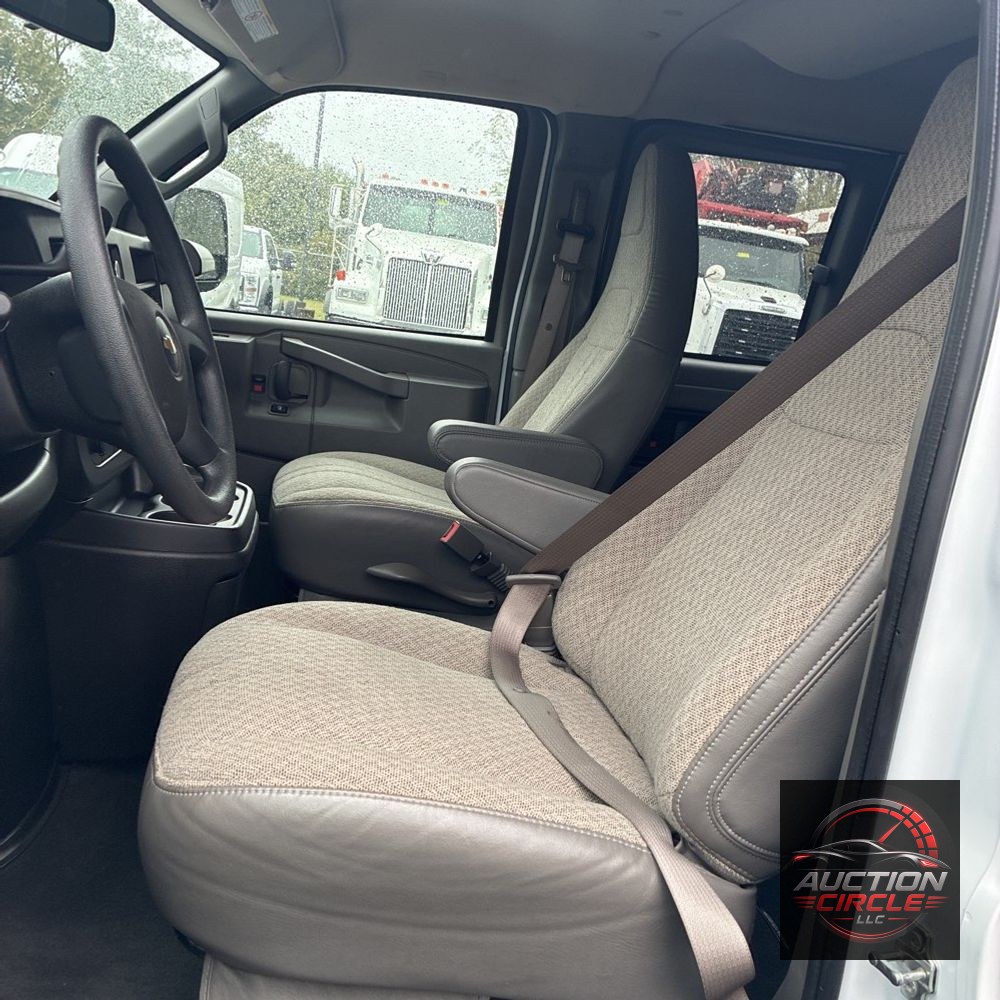 2025 Chevrolet Express LS 3500