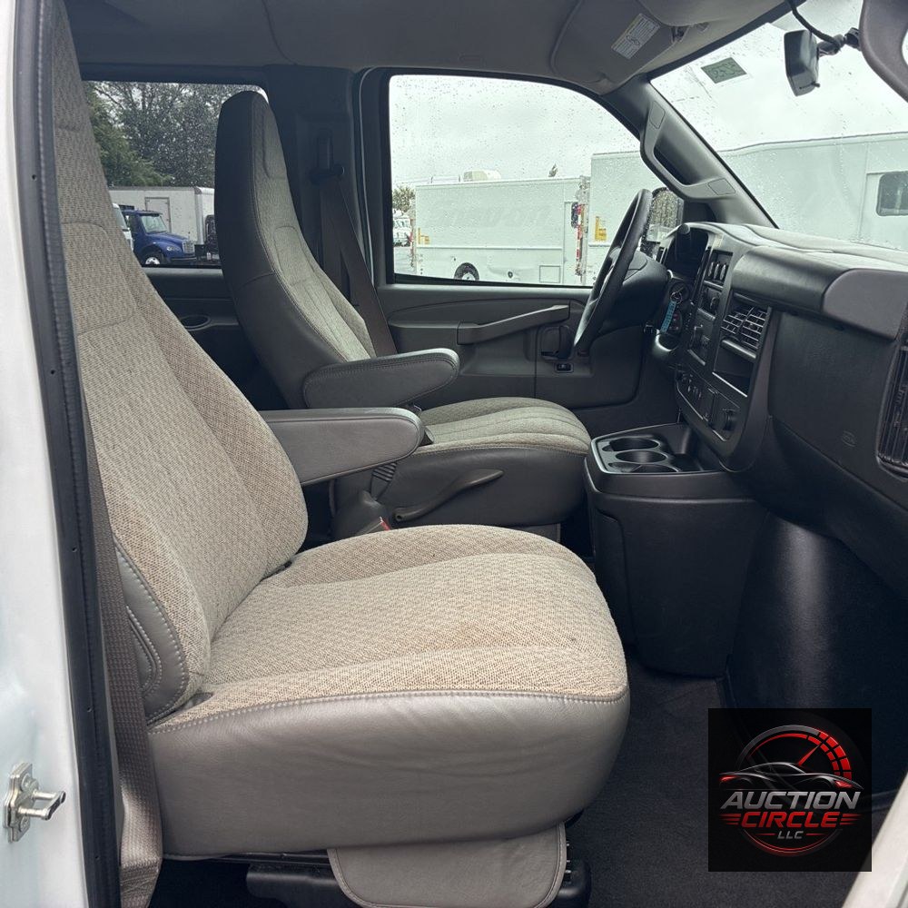 2025 Chevrolet Express LS 3500