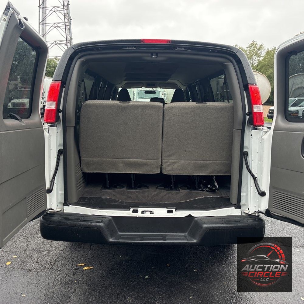 2025 Chevrolet Express LS 3500