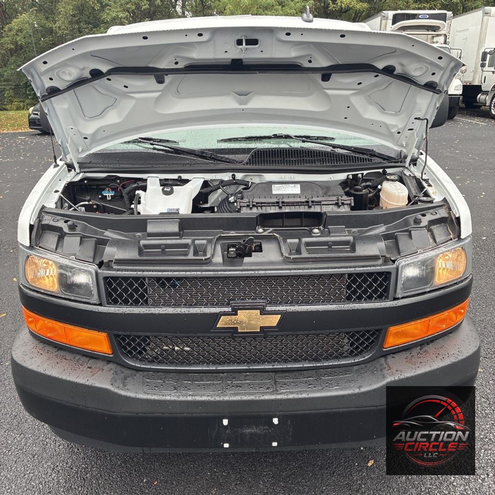 2025 Chevrolet Express LS 3500