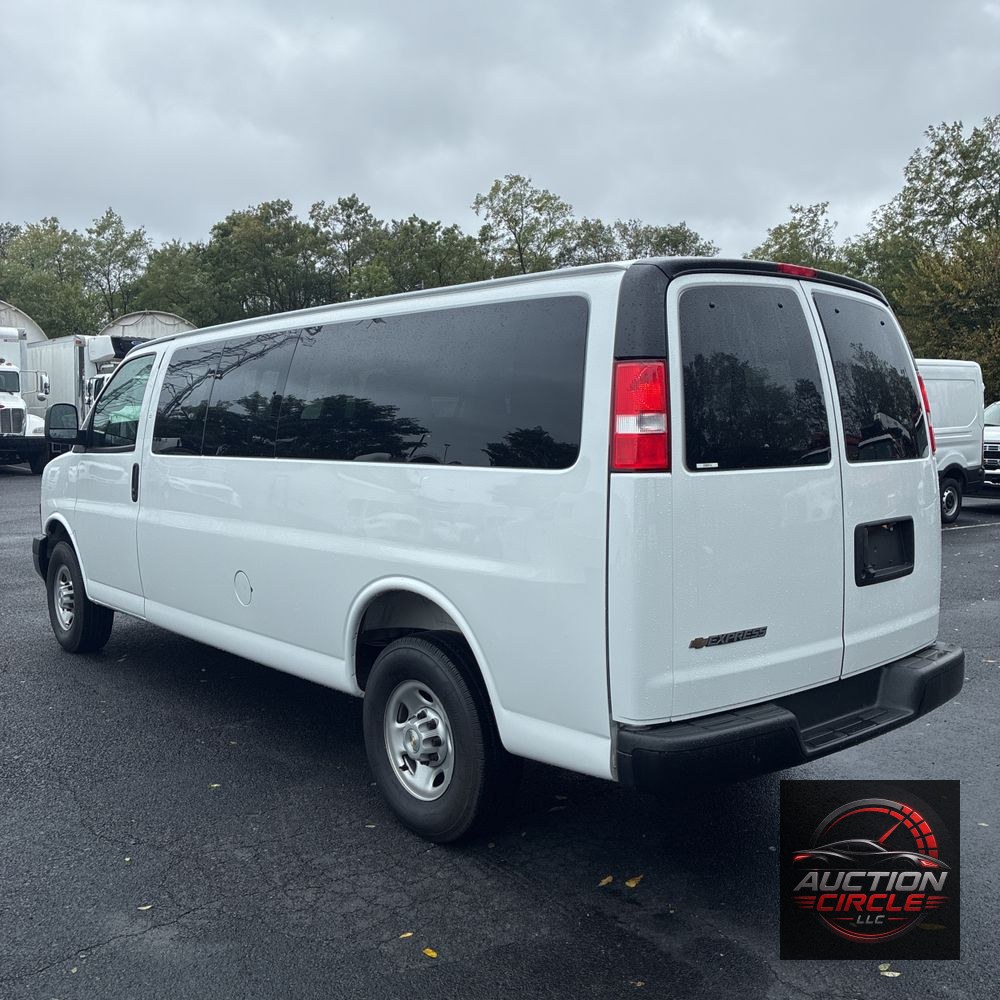 2025 Chevrolet Express LS 3500