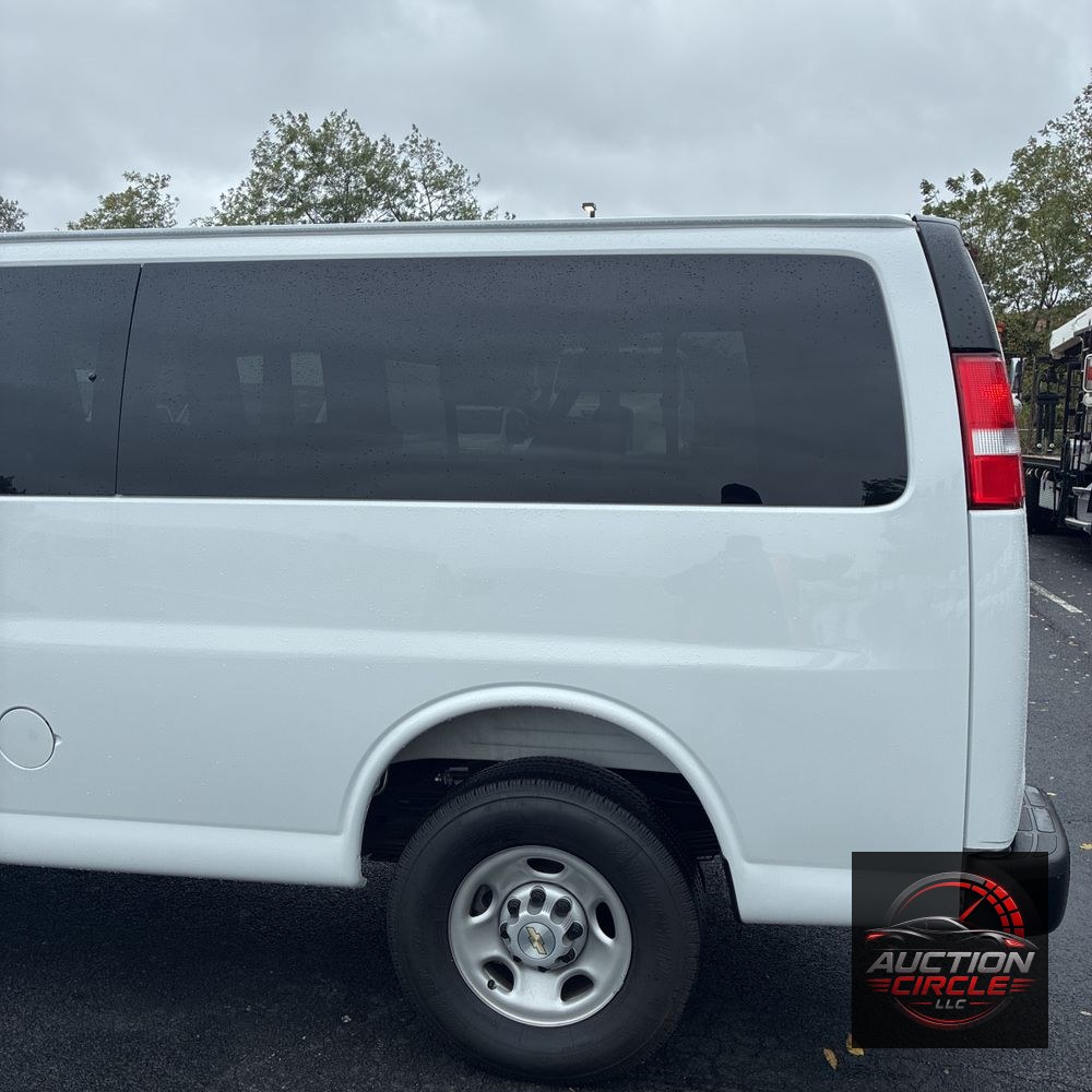 2025 Chevrolet Express LS 3500