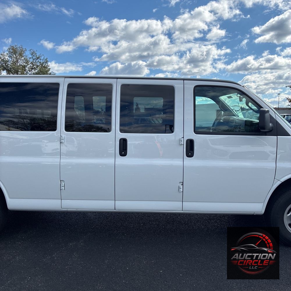 2025 Chevrolet Express LS 3500