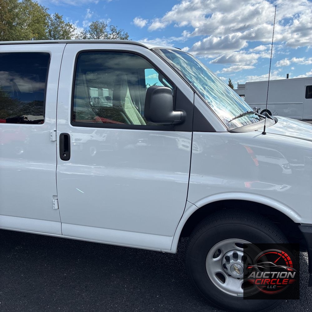 2025 Chevrolet Express LS 3500