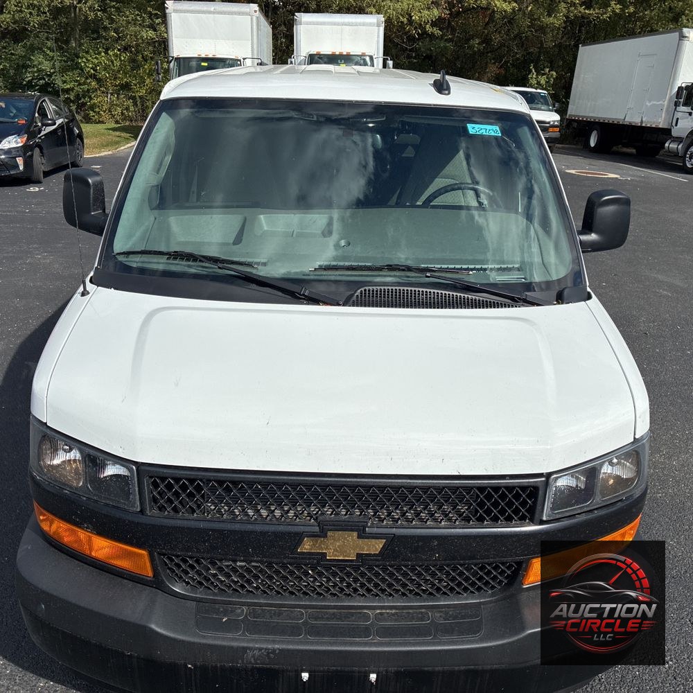 2025 Chevrolet Express LS 3500