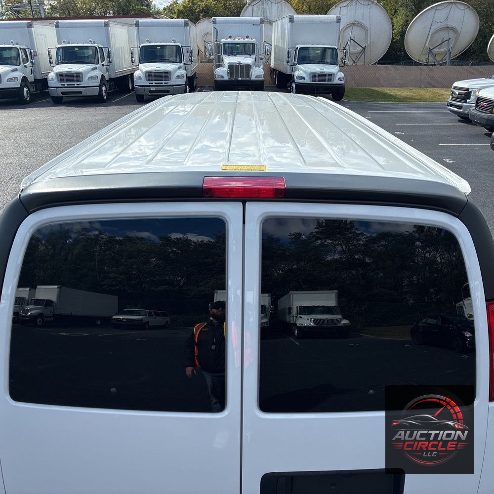 2025 Chevrolet Express LS 3500
