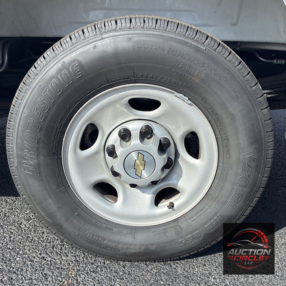 2025 Chevrolet Express LS 3500