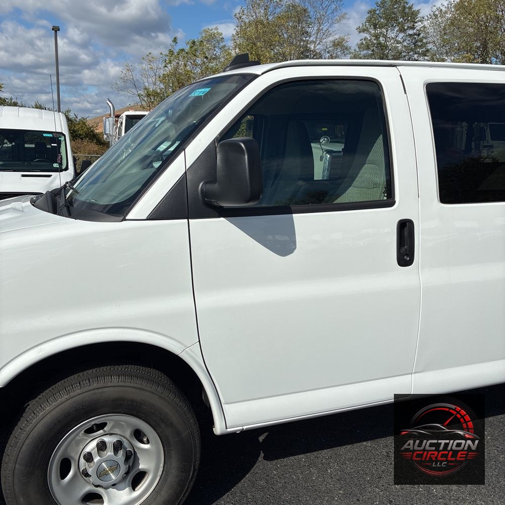 2025 Chevrolet Express LS 3500