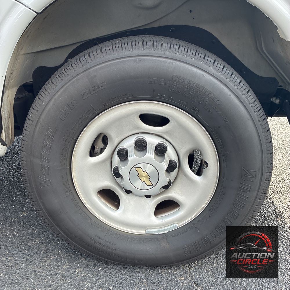 2025 Chevrolet Express LS 3500