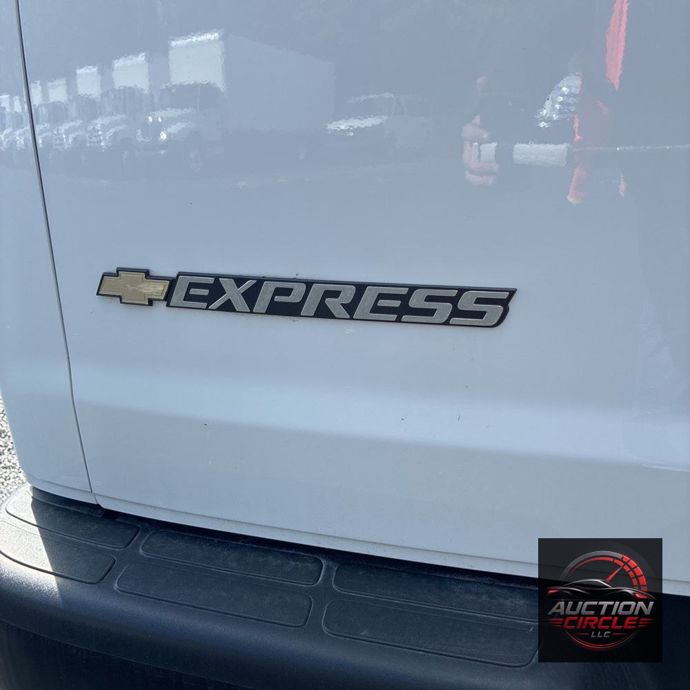 2025 Chevrolet Express LS 3500