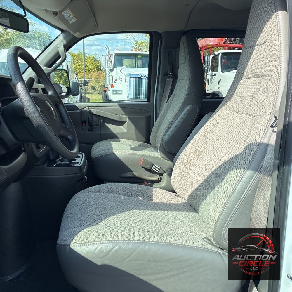2025 Chevrolet Express LS 3500