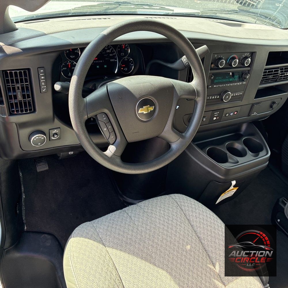 2025 Chevrolet Express LS 3500