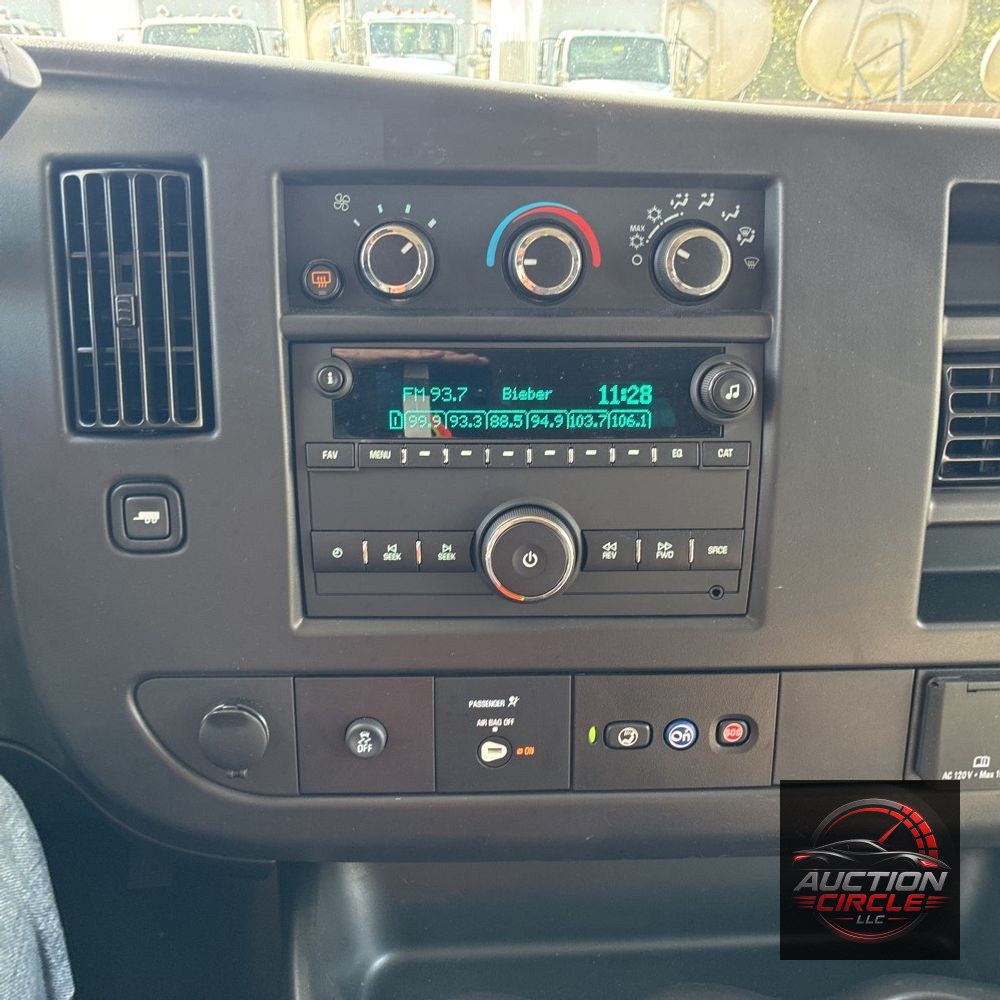 2025 Chevrolet Express LS 3500