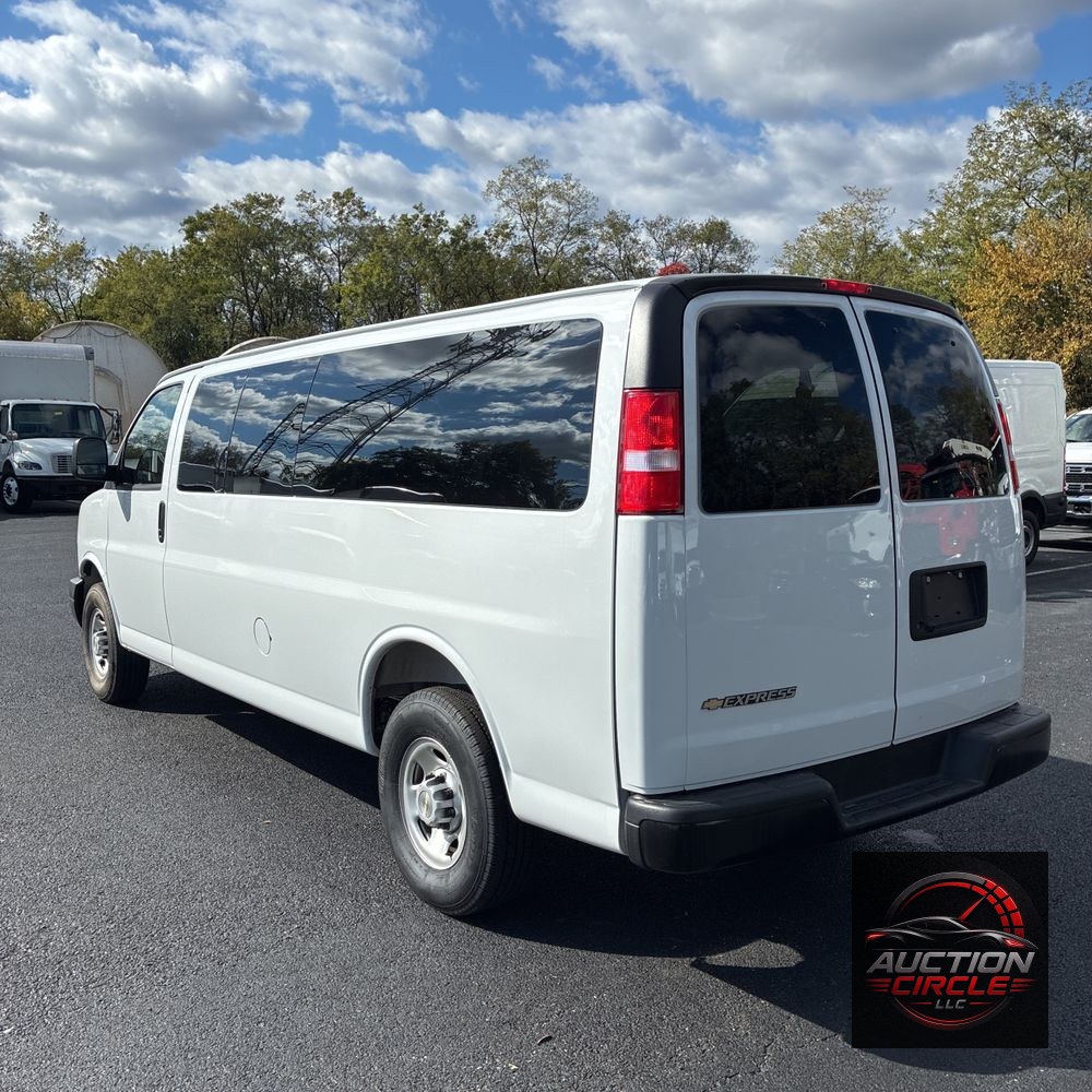 2025 Chevrolet Express LS 3500