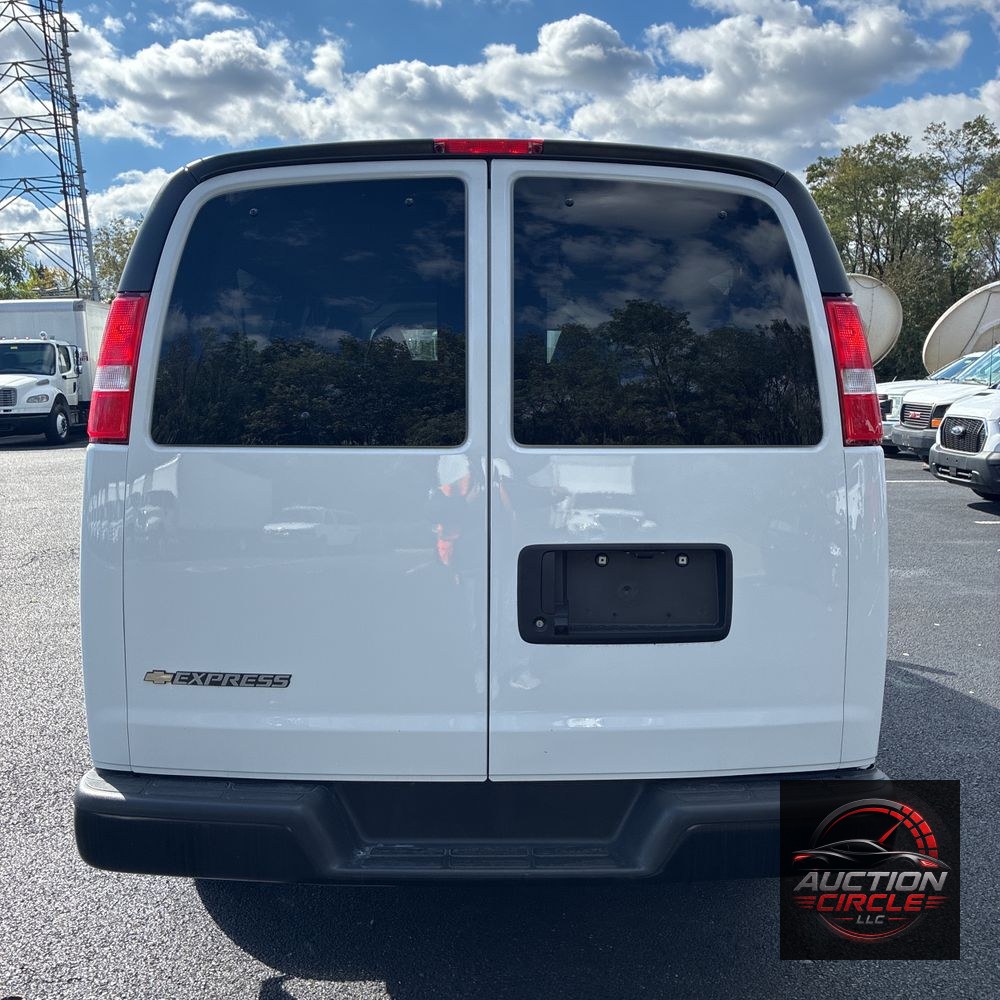 2025 Chevrolet Express LS 3500
