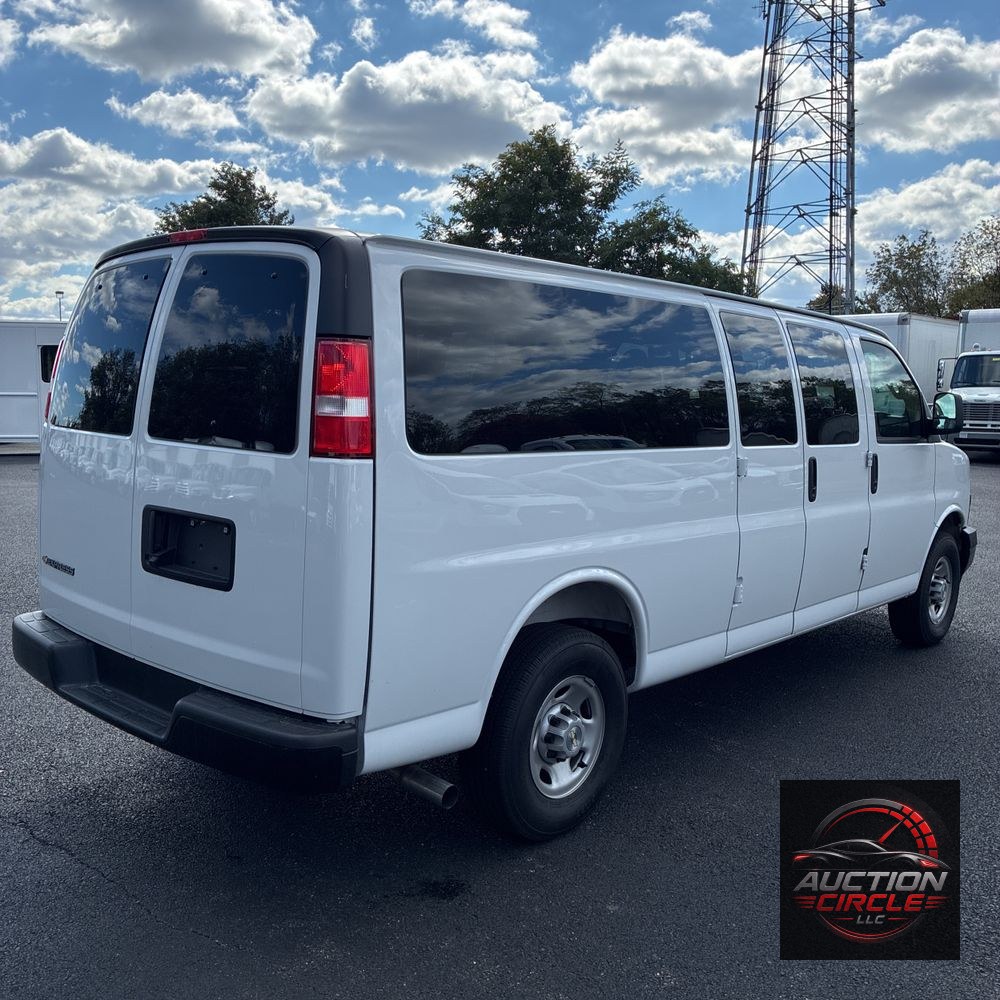 2025 Chevrolet Express LS 3500
