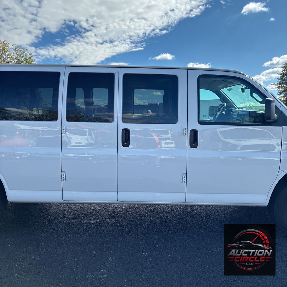 2025 Chevrolet Express LS 3500