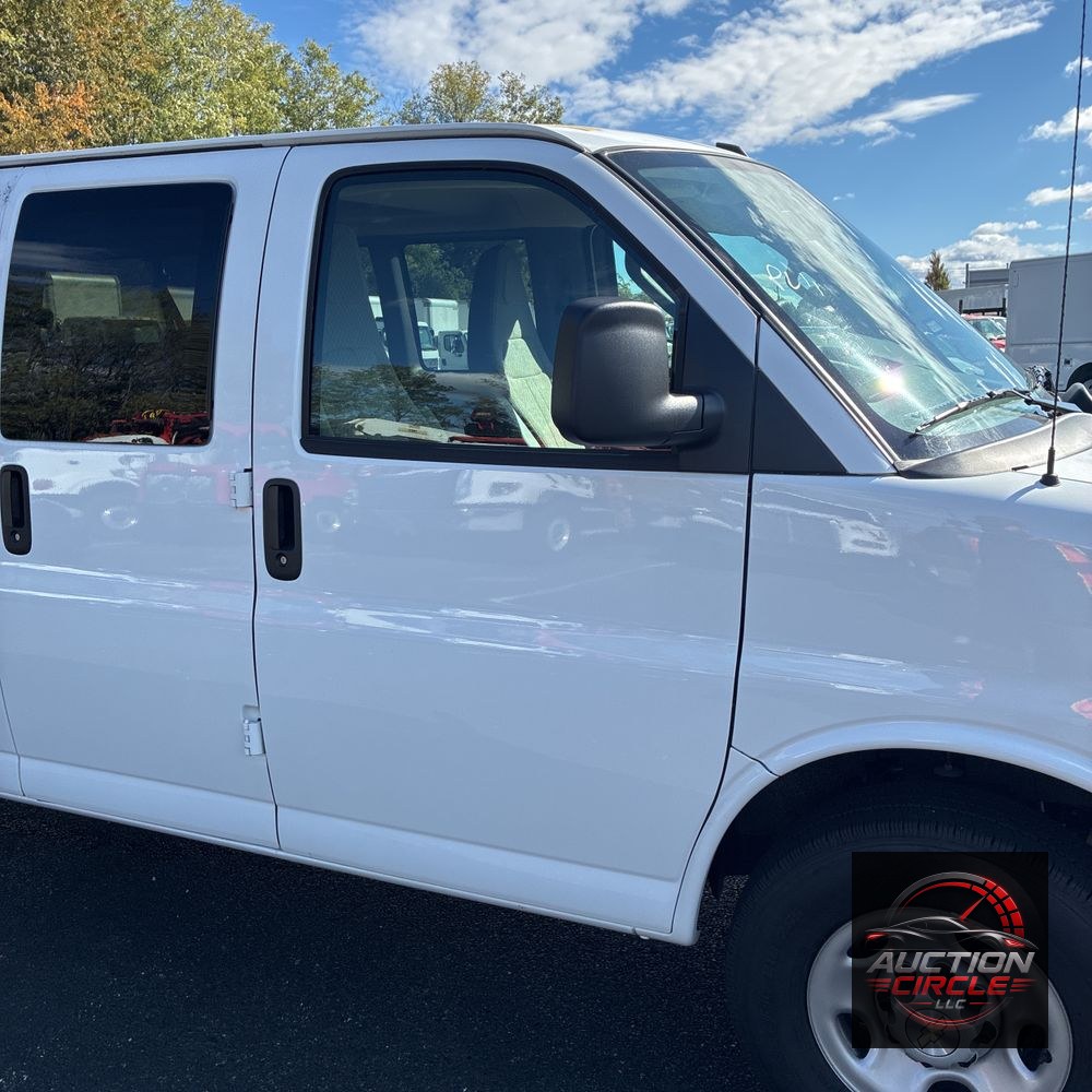 2025 Chevrolet Express LS 3500