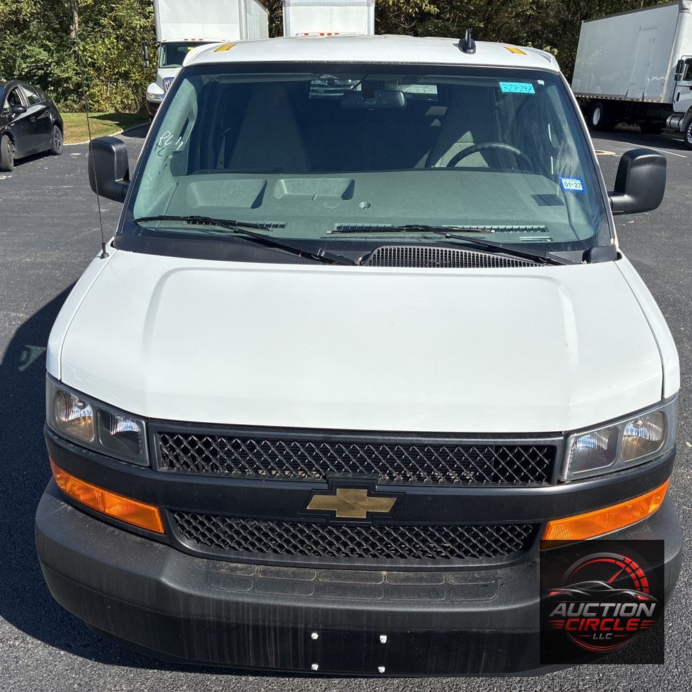 2025 Chevrolet Express LS 3500