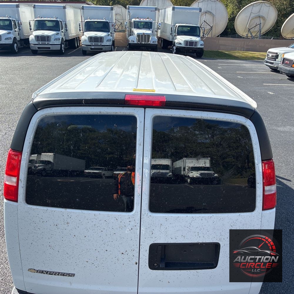 2025 Chevrolet Express LS 3500