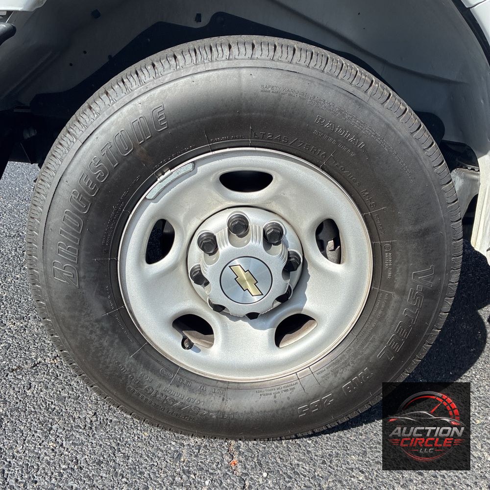 2025 Chevrolet Express LS 3500
