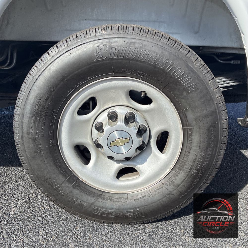 2025 Chevrolet Express LS 3500