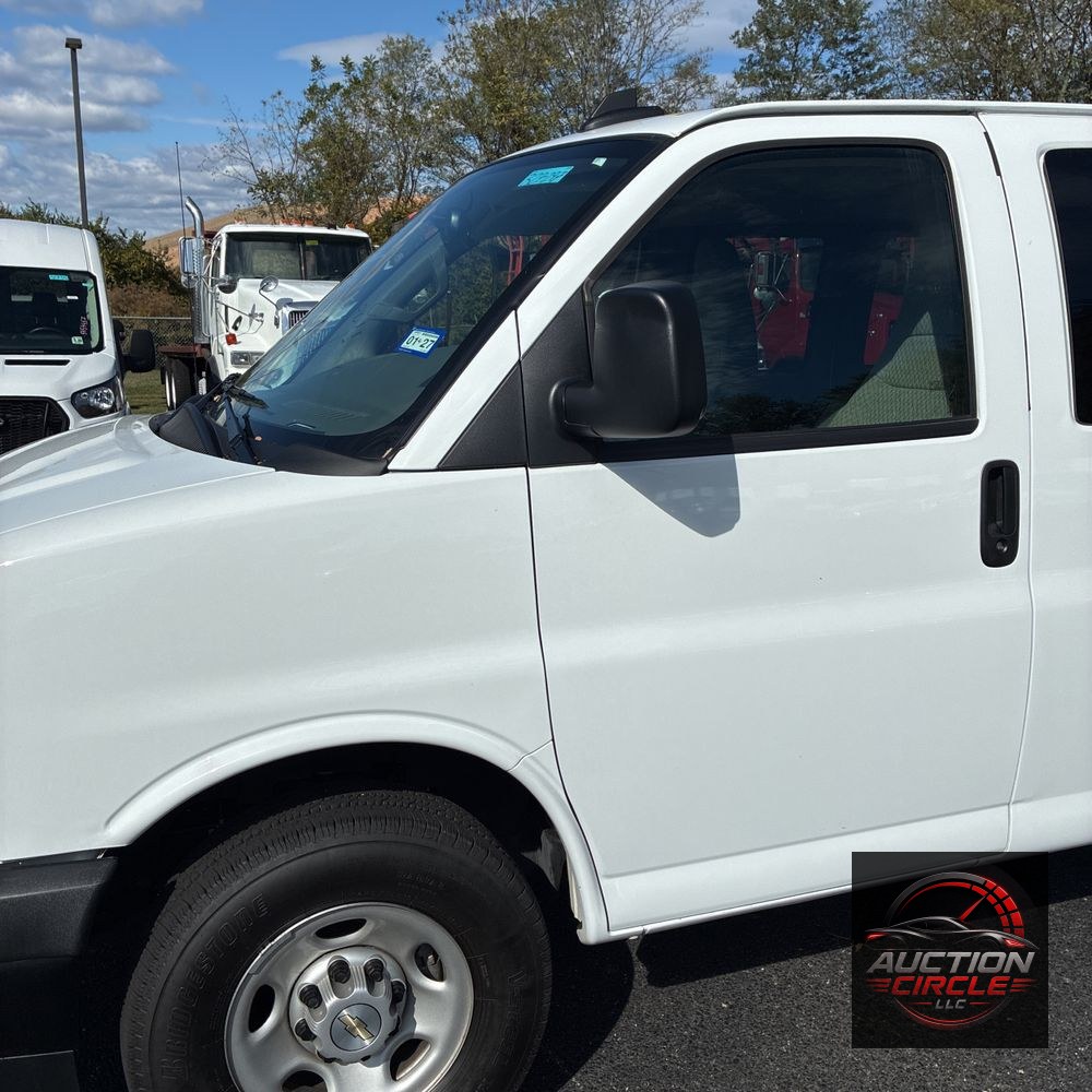 2025 Chevrolet Express LS 3500