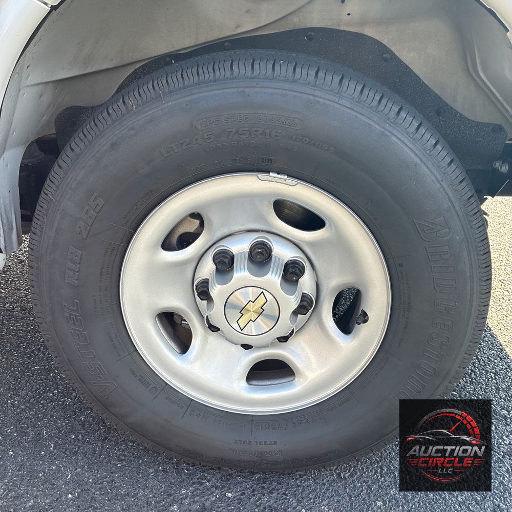 2025 Chevrolet Express LS 3500