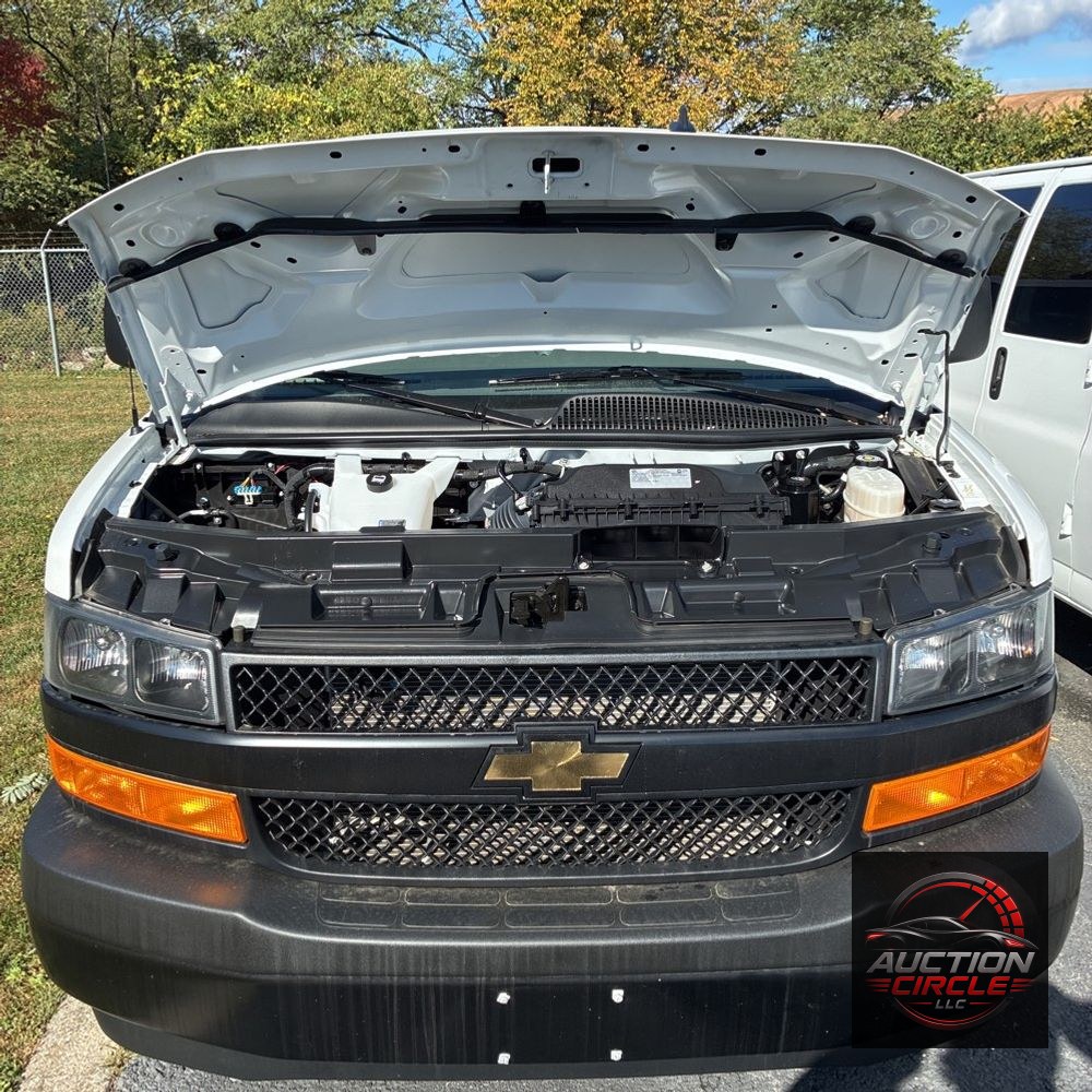 2025 Chevrolet Express LS 3500