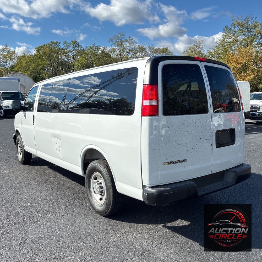 2025 Chevrolet Express LS 3500