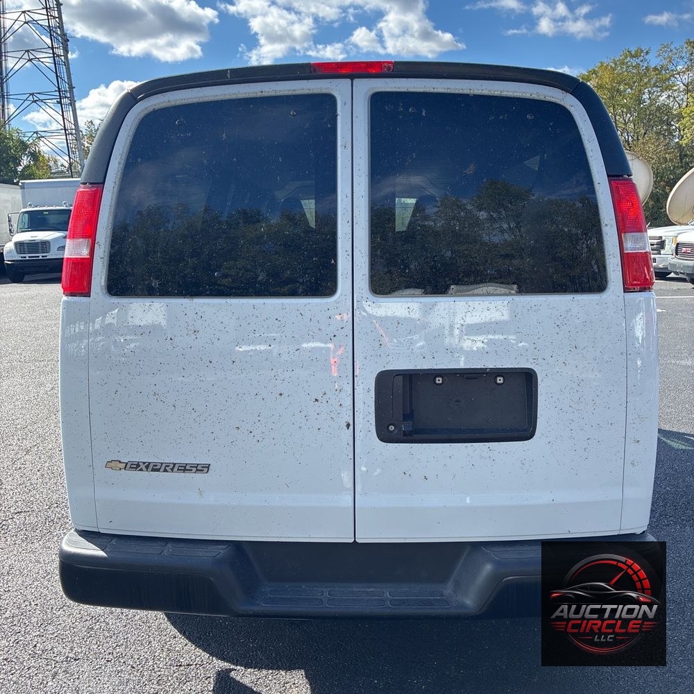 2025 Chevrolet Express LS 3500