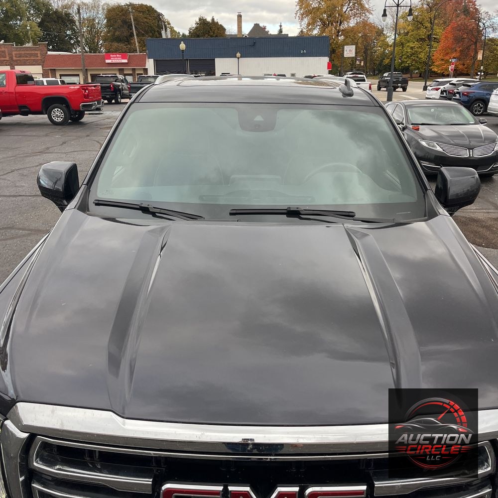 2023 GMC Yukon SLT