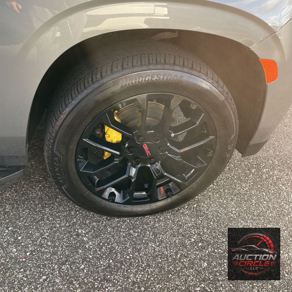 2023 GMC Yukon Denali