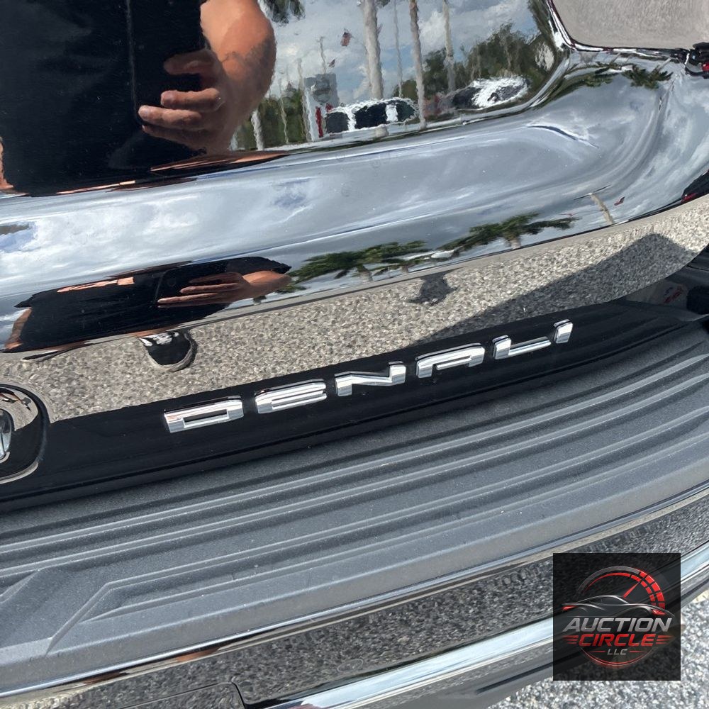 2023 GMC Yukon Denali Ultimate