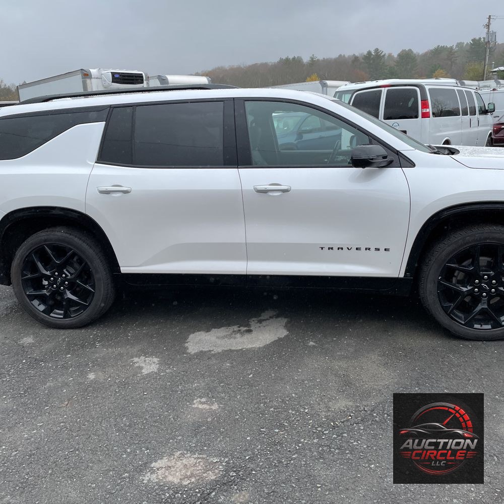 2025 Chevrolet Traverse RS