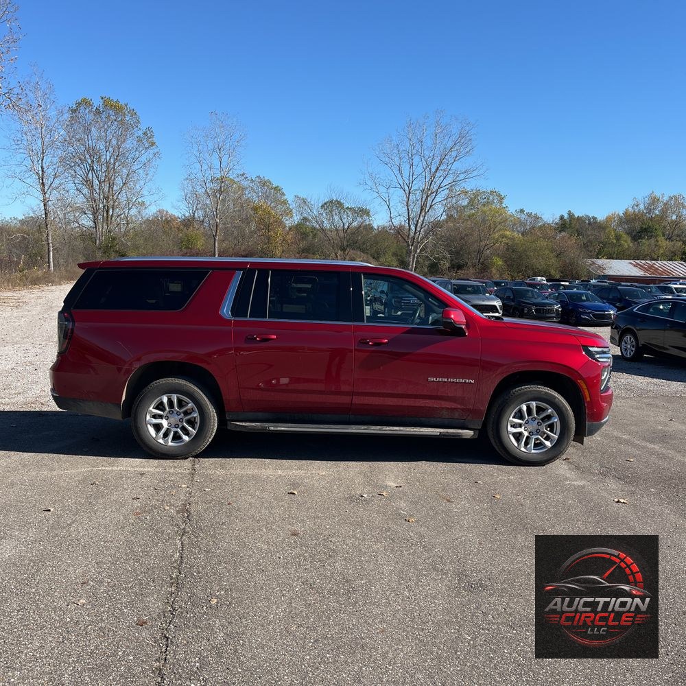 2025 Chevrolet Suburban LT